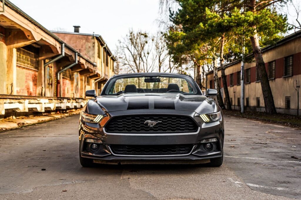 Ford Mustang — zdjęcie 1